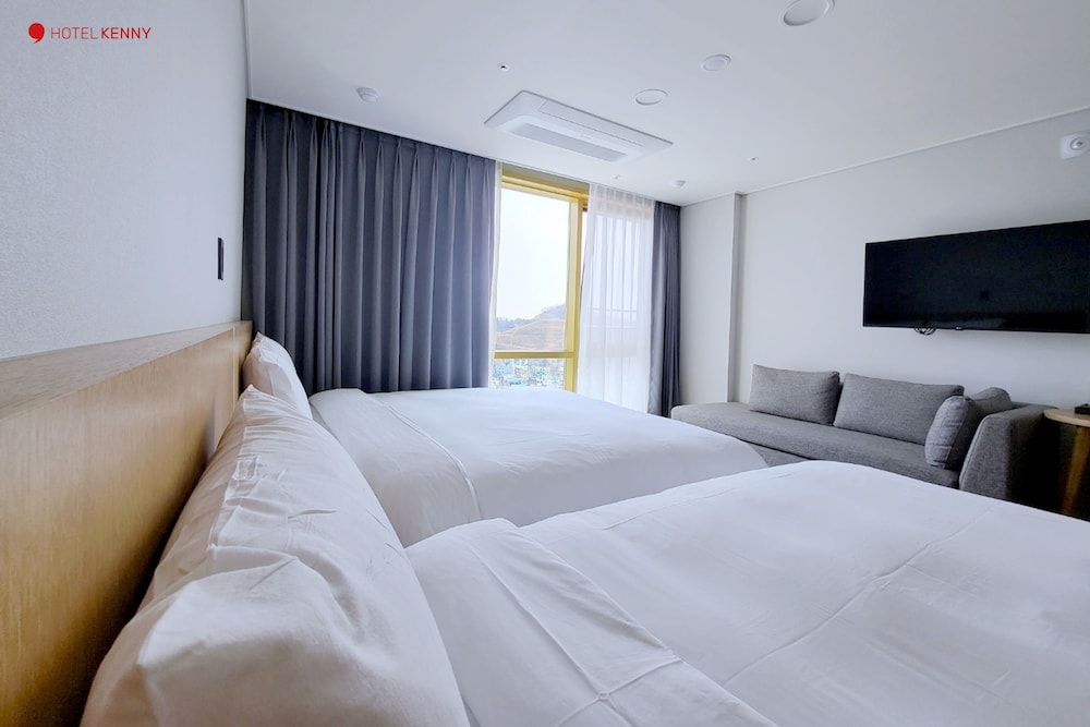 Family Twin Room, Ocean View - Photo 5