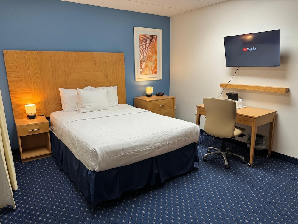 Family Room, Multiple Beds, Non Smoking, City View