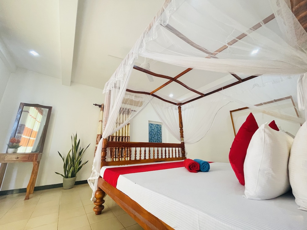 Luxury Room, 1 King Bed, Private Bathroom