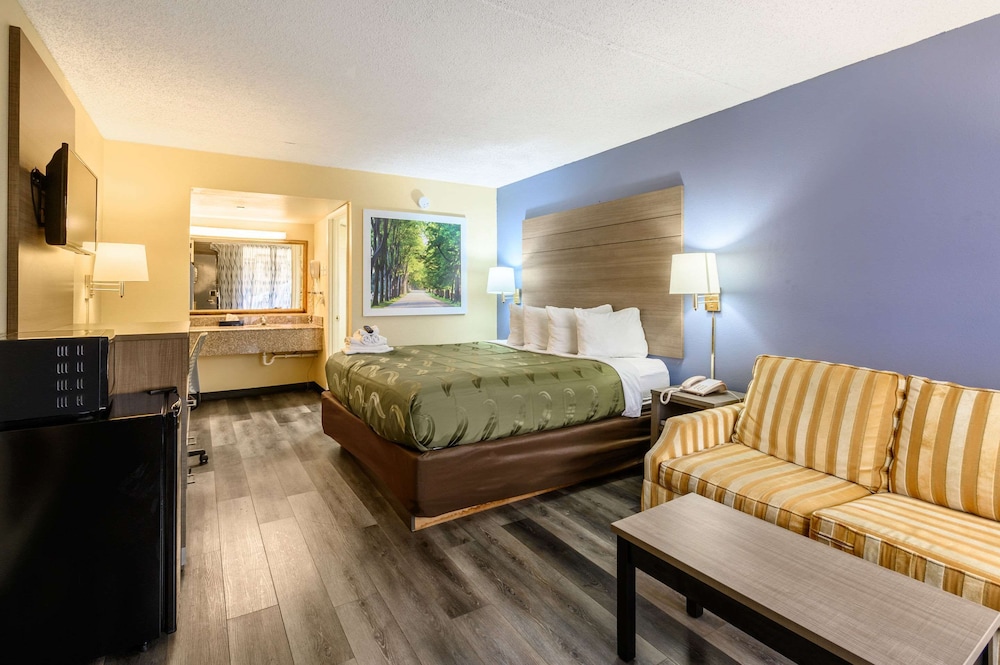 Standard Room, 1 King Bed, Non Smoking - Photo 1