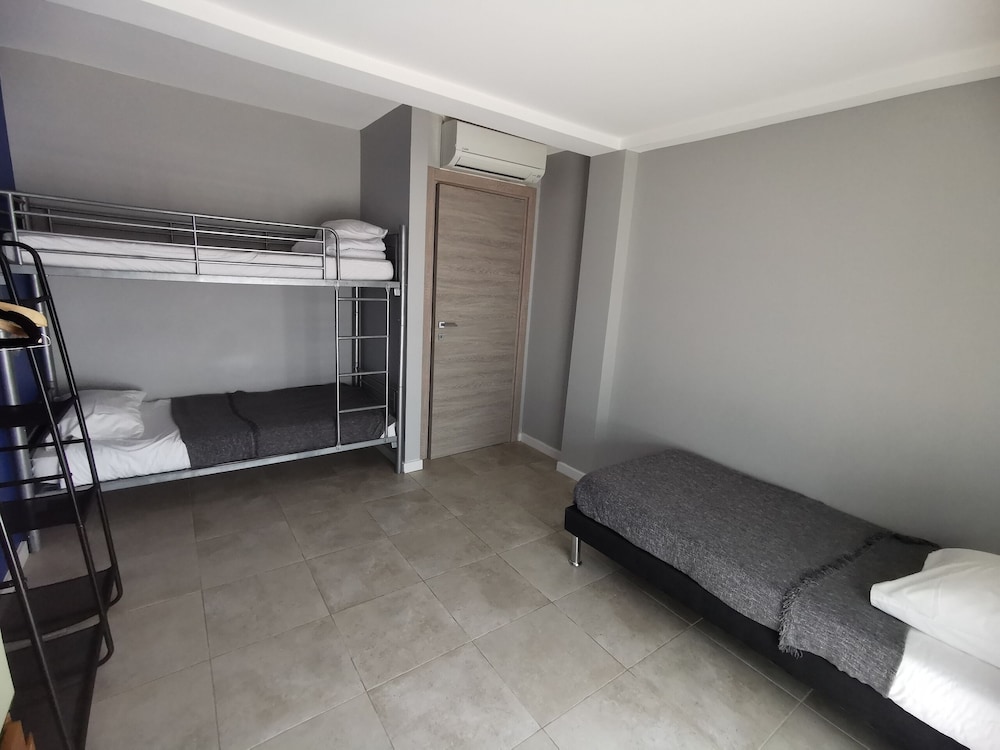 Suite, Private Bathroom, Garden View photo 2