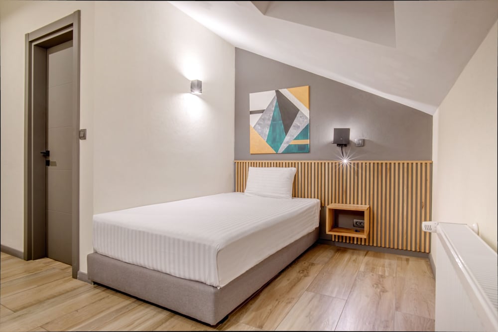 Basic Single Room