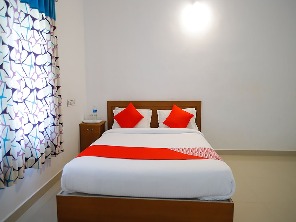 Deluxe Double Or Twin Room, 1 Queen Bed photo 2