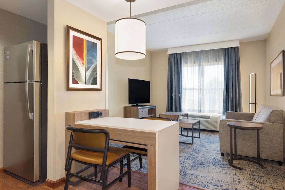 Premium Suite, 2 Queen Beds, Accessible (Hearing) - Photo 9