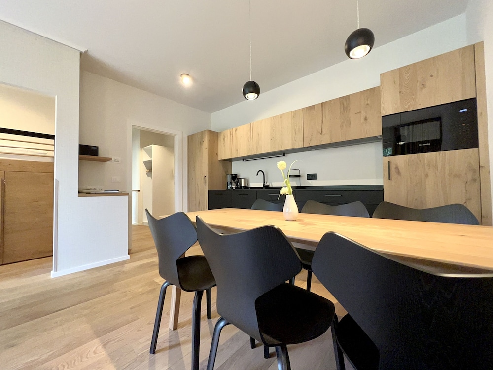 Deluxe Apartment, 2 Bedrooms (Gala, cleaning fee 93.50 euro)