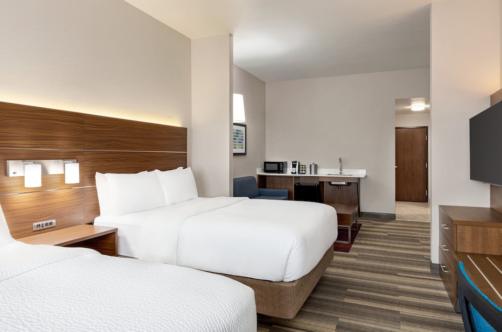 Suite, 2 Queen Beds, Accessible (Communications, Accessible Tub) - Photo 2