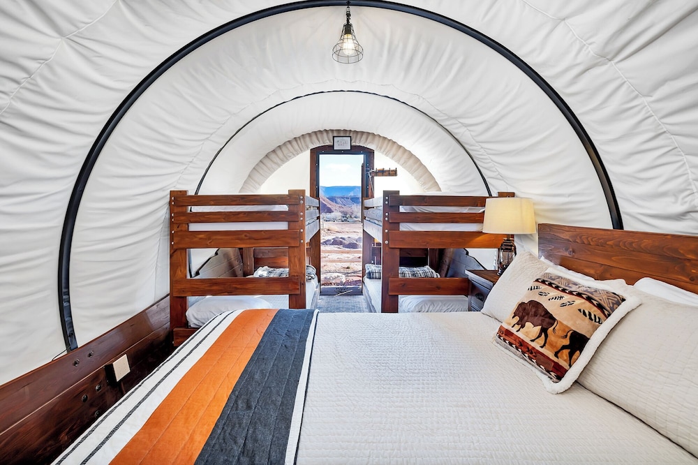 Deluxe Cabin, Multiple Beds, Pets Allowed, Mountain View photo 3