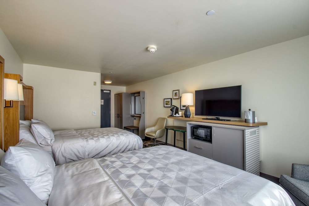 Standard Room, 2 Queen Beds, Accessible photo 2