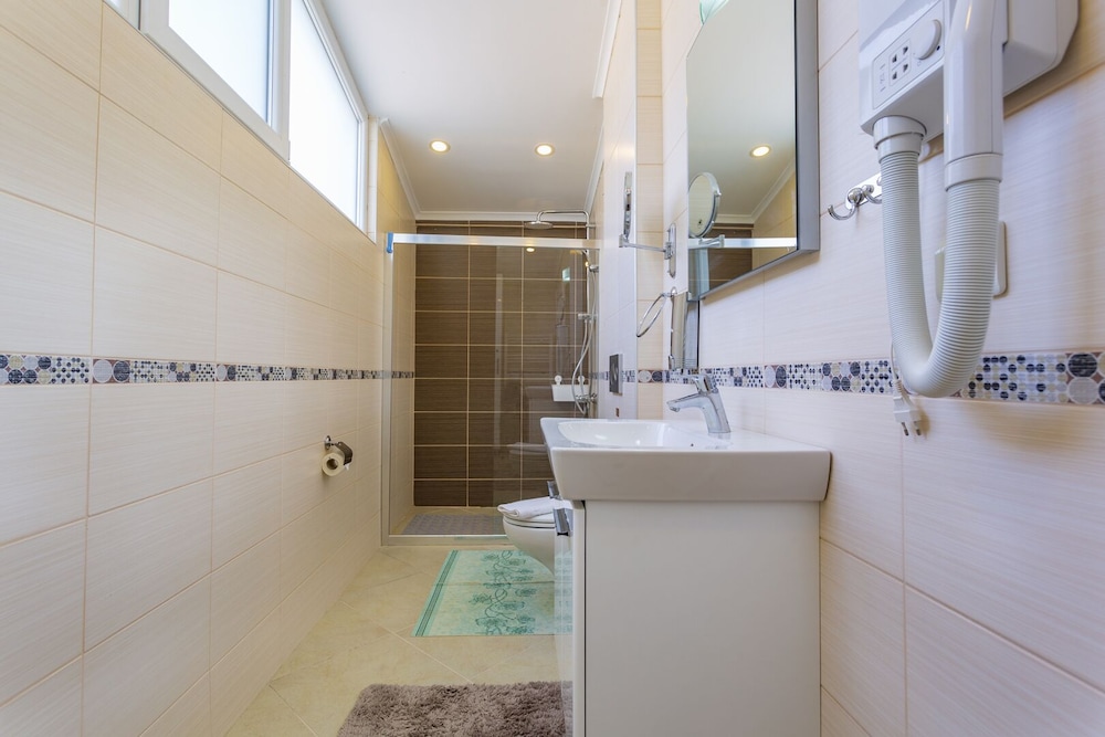 Villa photo 3