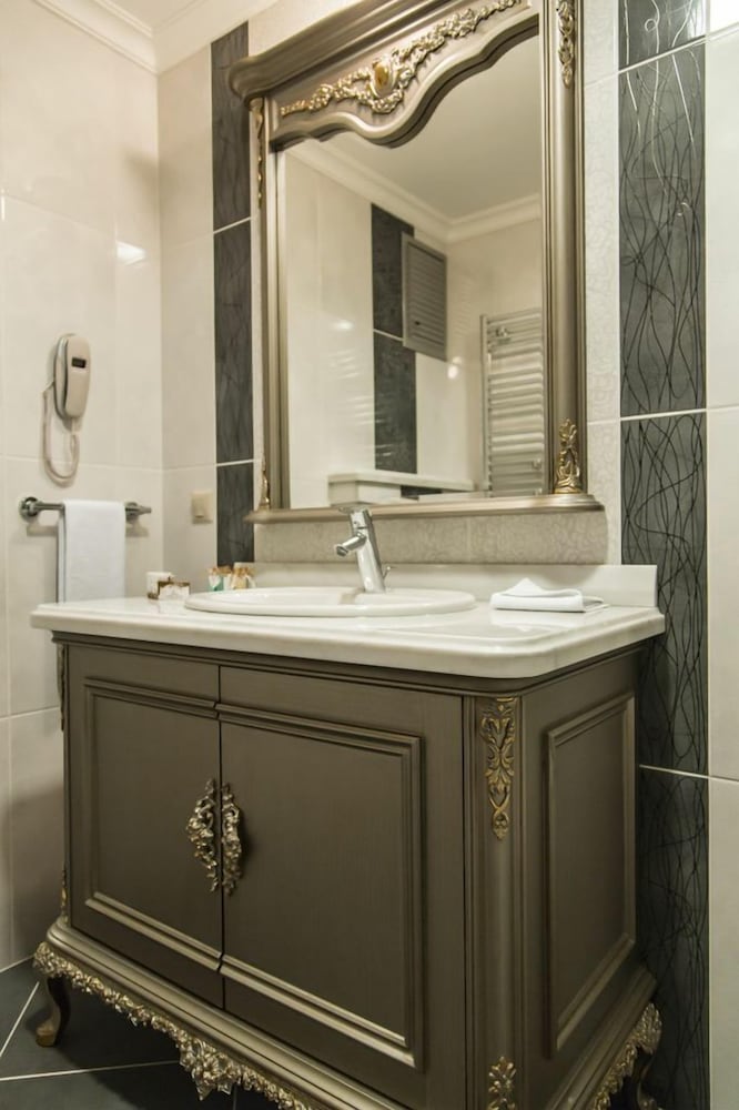 Grand Deluxe Single Room photo 2