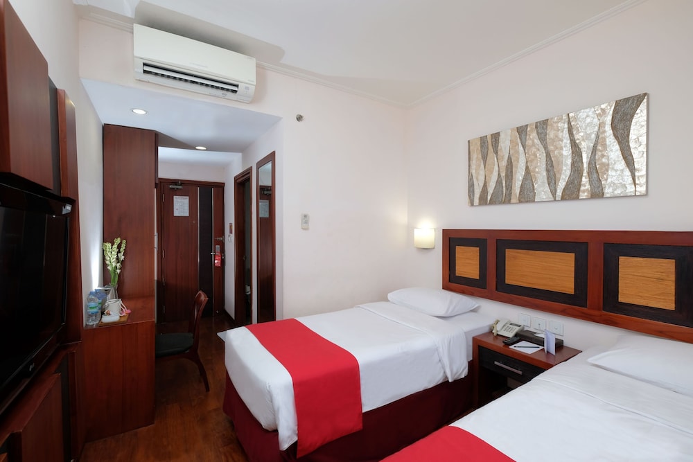 Superior Twin Room, City View photo 1