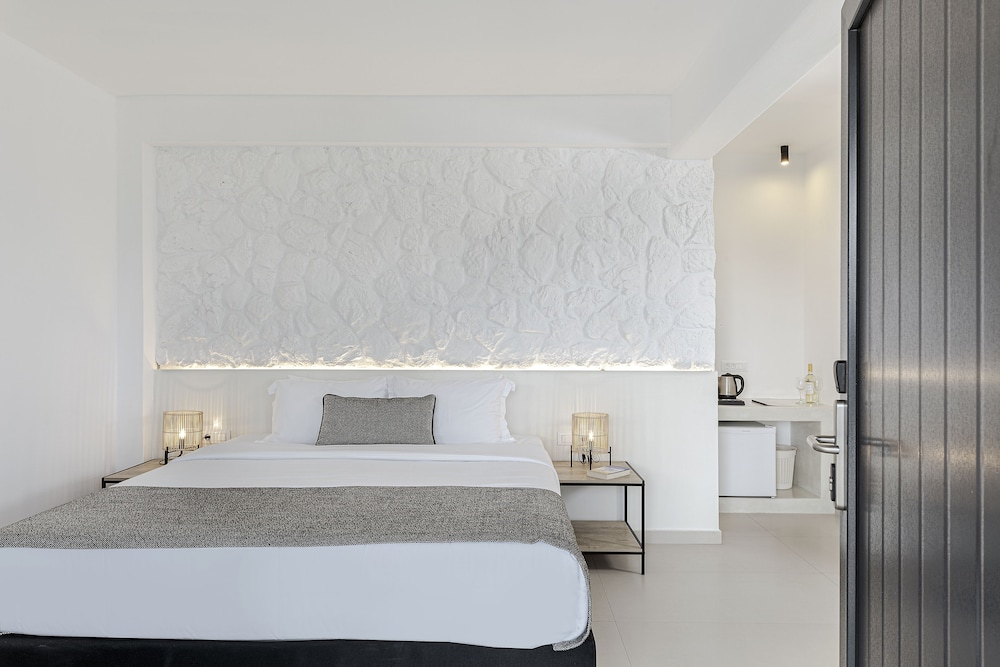 Standard Double Room, Pool View