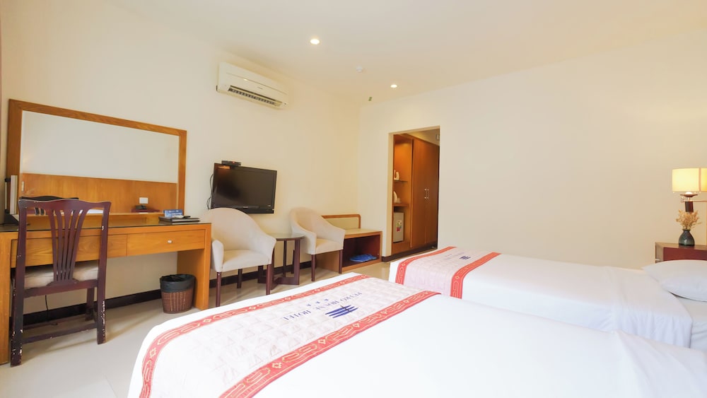 Standard Double or Twin Room - Photo 12