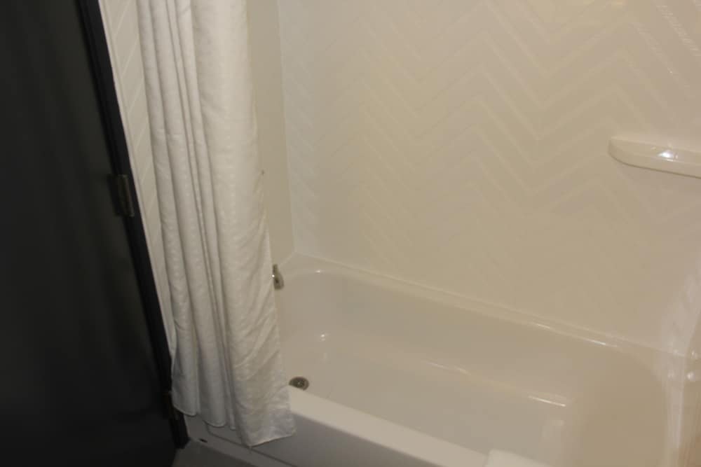 Standard Room, 2 Queen Beds (Top Floor) - Photo 6