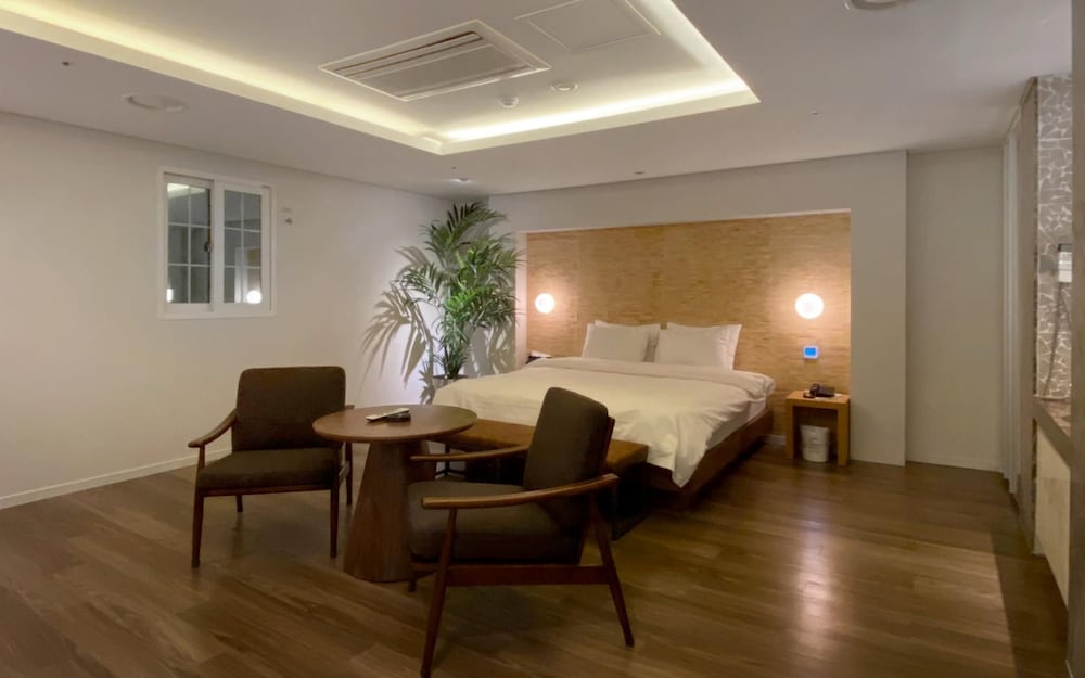 Room (Premium (Spa Bath Large King Size 12 )