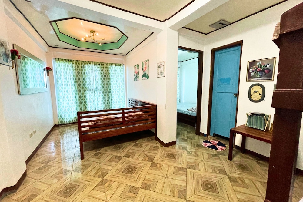 Family Room - Photo 5