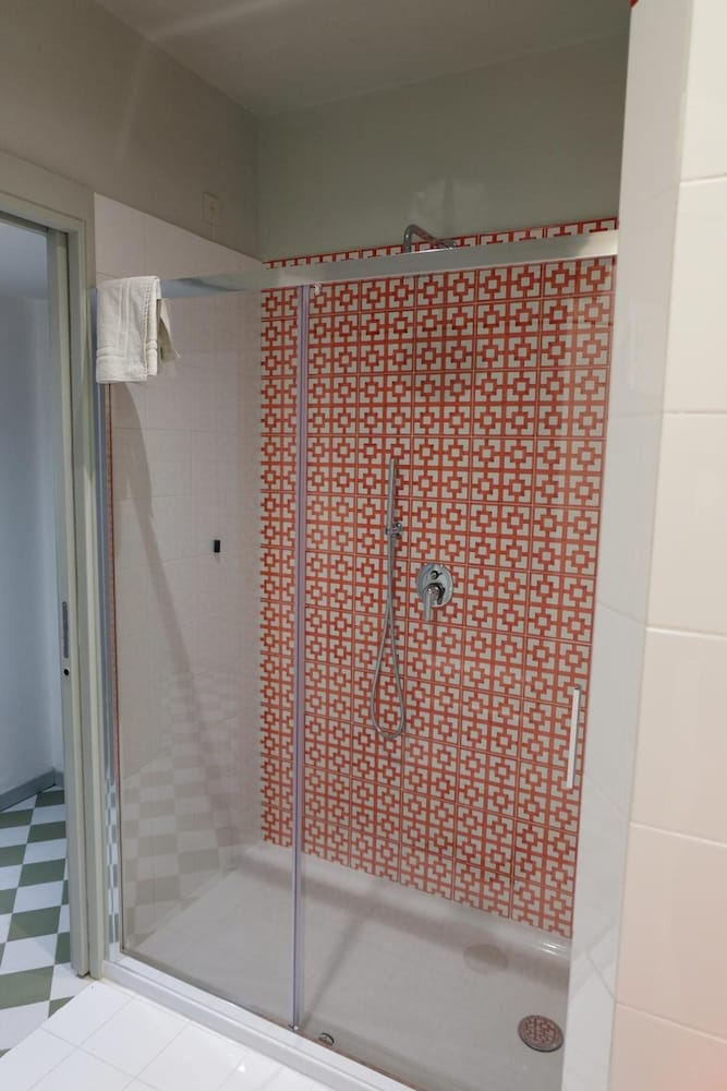 Double or Twin Room - Photo 4