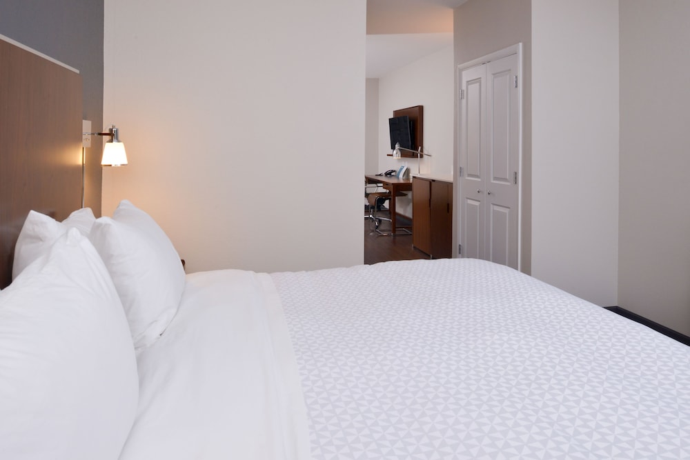 Suite, 1 King Bed with Sofa bed - Photo 1