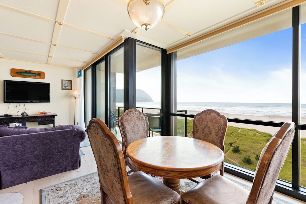 Deluxe Suite, 2 Bedrooms photo 2