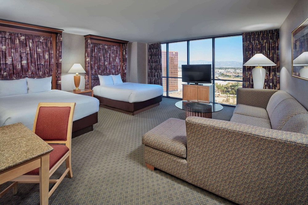 Room, 2 Queen Beds - Photo 3