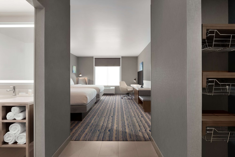 Room, 2 Queen Beds, Accessible, Non Smoking (Rollin Shower) photo 3