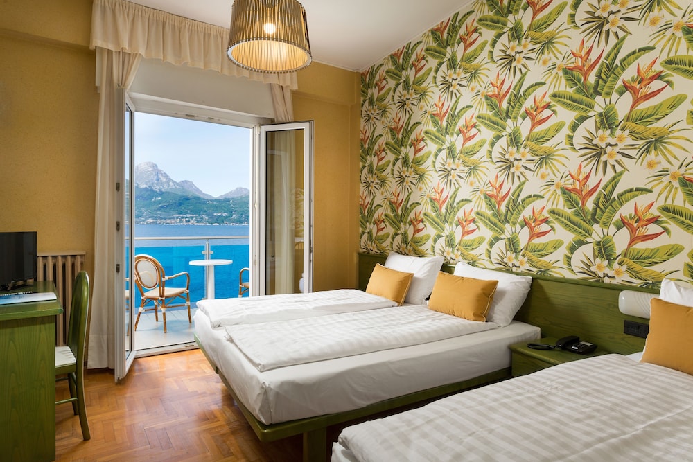 Double Room, Lake View photo 1