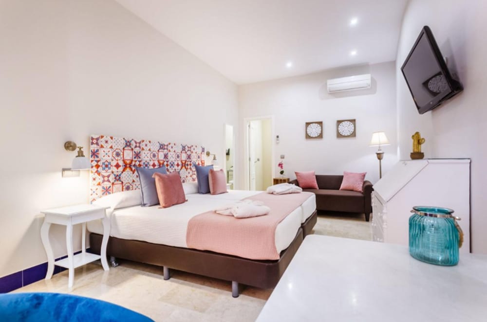 Double Room - Photo 1