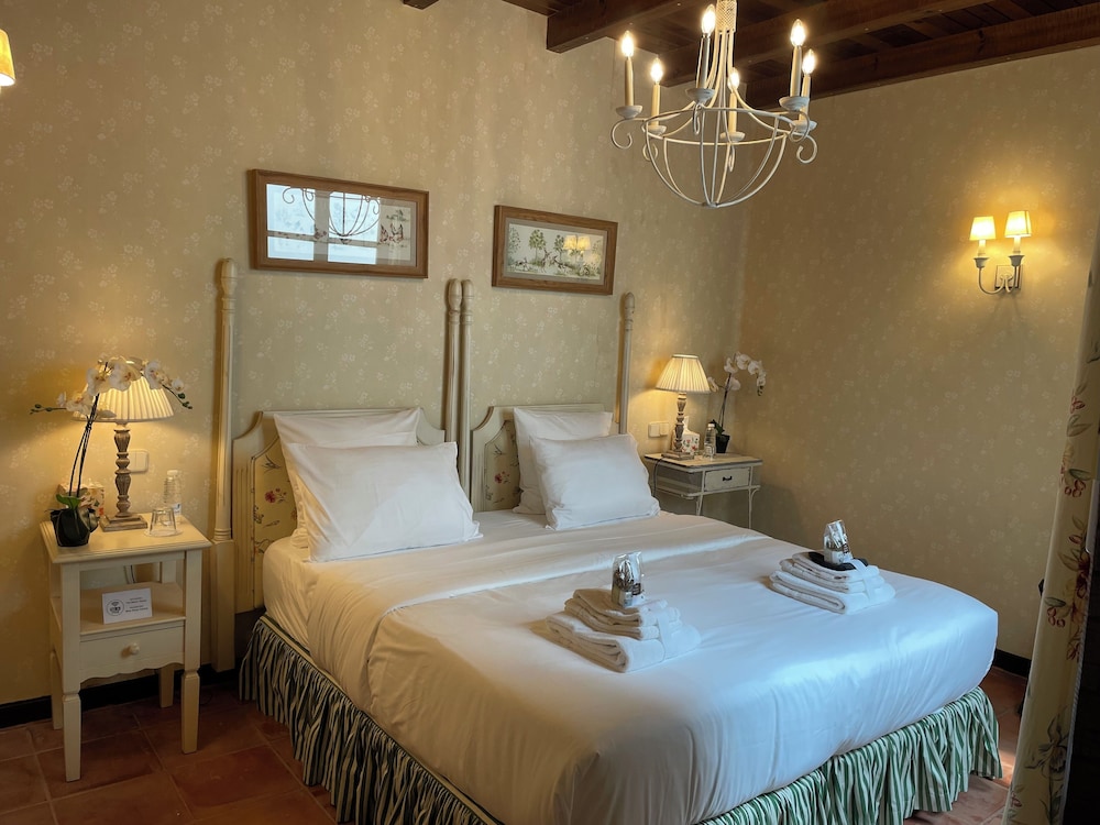Manor Suite # 3 photo 2