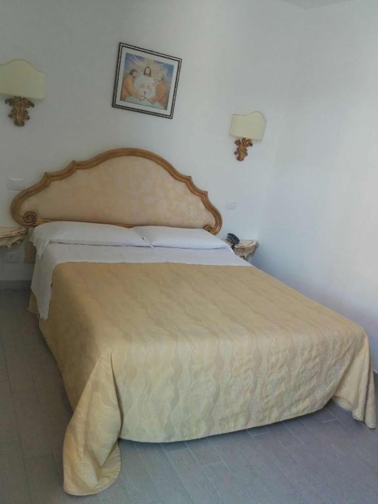 Standard Double or Twin Room - Photo 2