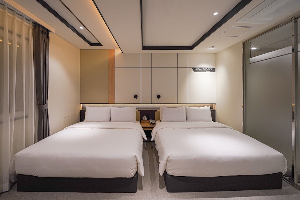 Premier Twin Room