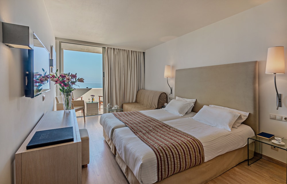 Junior Suite, Partial Sea View