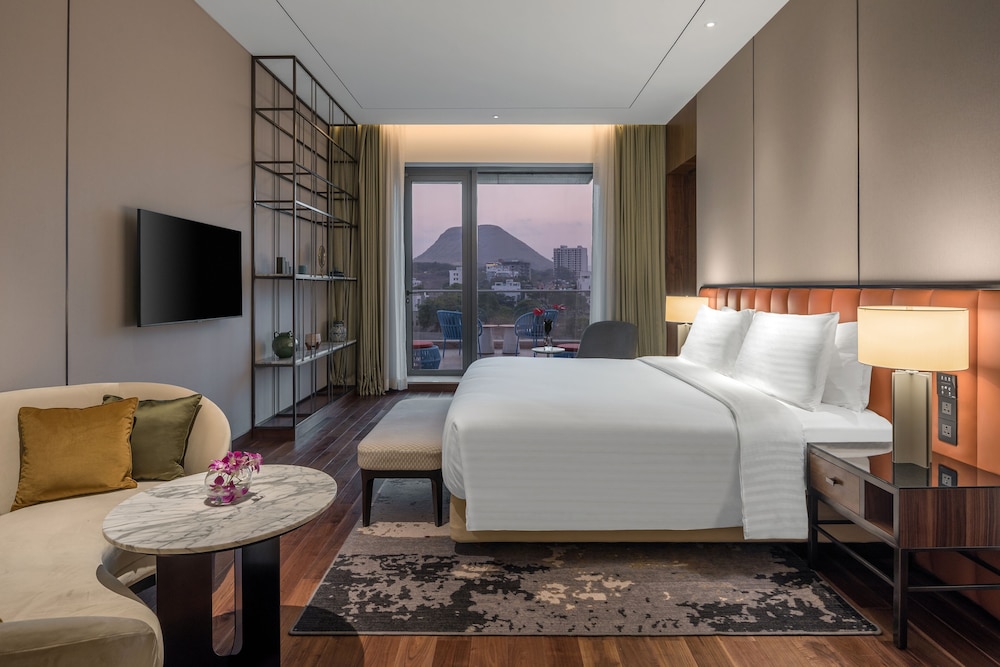 Deluxe Suite - Photo 9