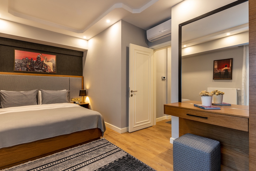 Luxury Suite photo 1