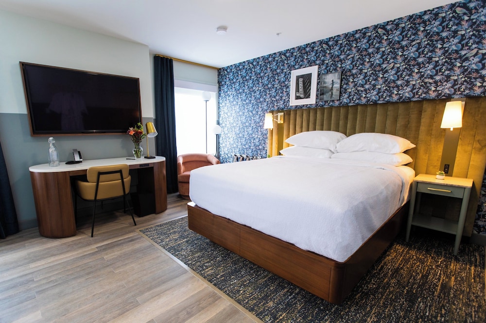 Room, 1 King Bed, Accessible, Non Smoking (Cosy, Communications)