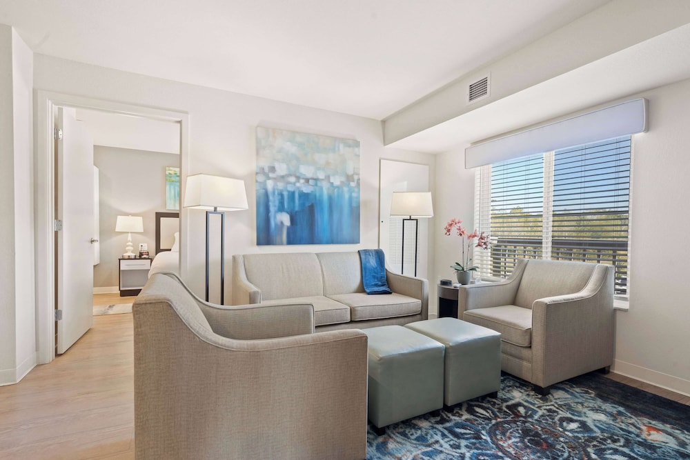 Suite, 3 Bedrooms, Accessible (Hearing) - Photo 18