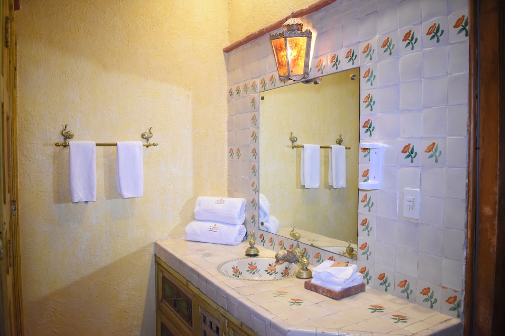 Deluxe Double Room, 2 Queen Beds (Cuexcomate) photo 3