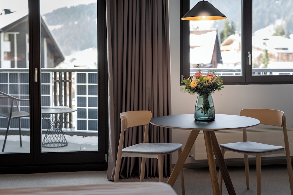 Room, 2 Double Beds, Mountain View (Junior Suite) photo 3