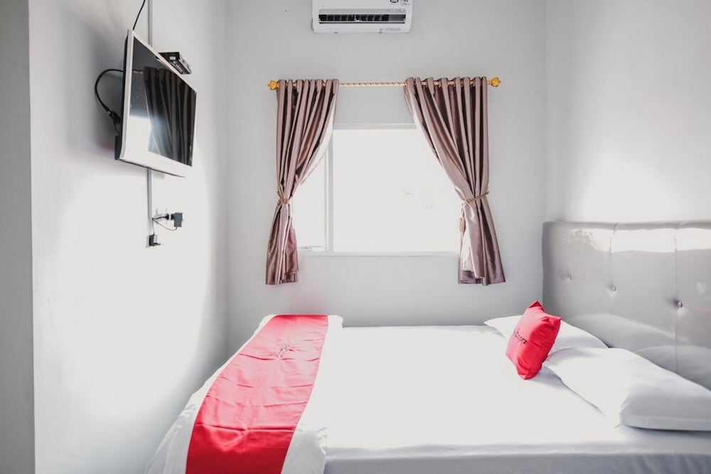Double Room (RedDoorz) - Photo 3