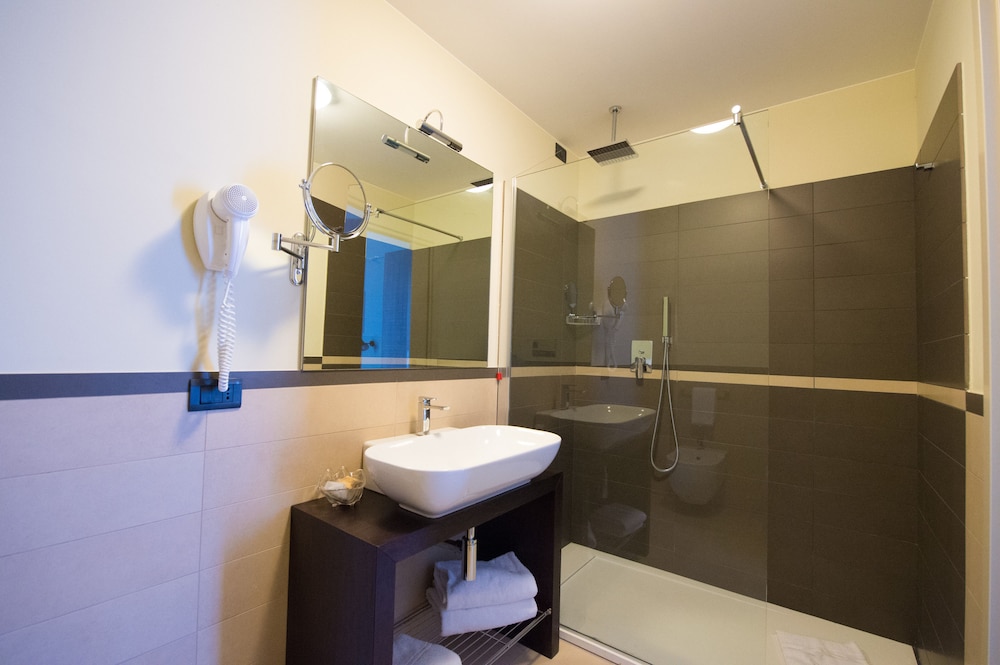 Deluxe Double Room - Photo 4