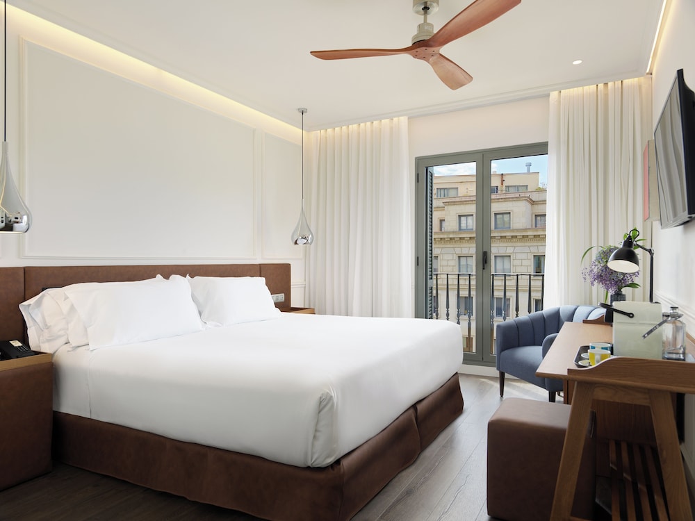 Deluxe Room, Balcony (Single use)