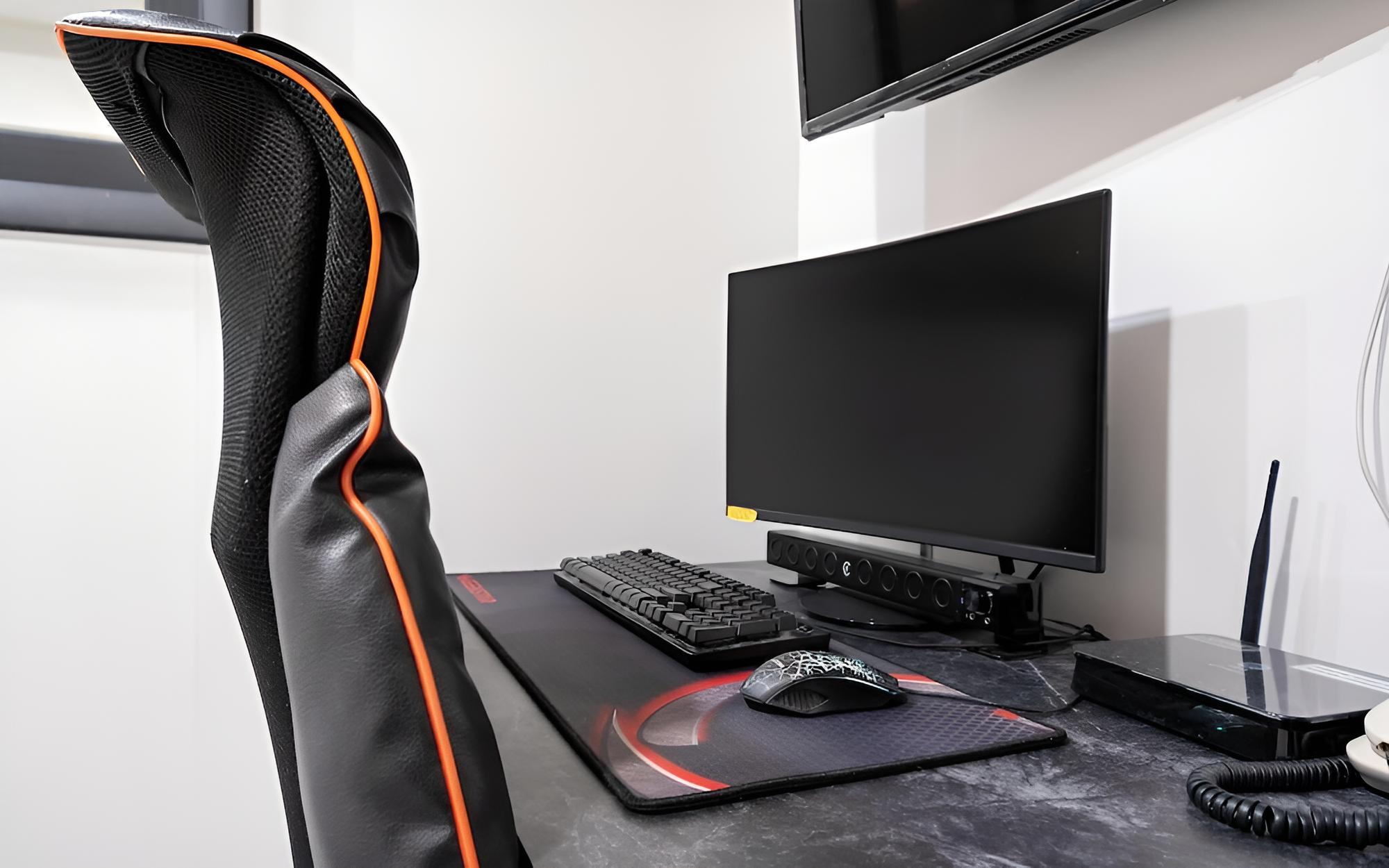 Room (Standard (no parking 1pc Netflix Disn) - Photo 2