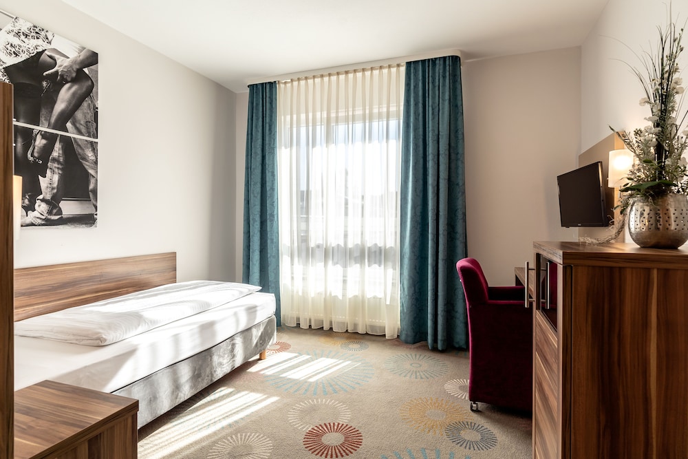 Single Room (Medium) photo 3