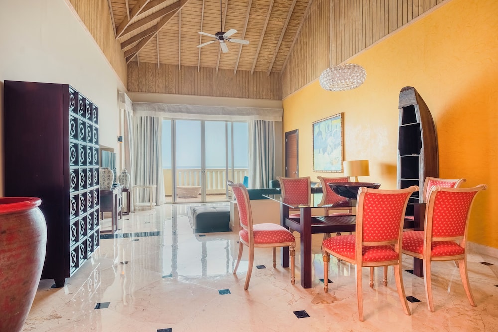 Suite, Oceanfront (penthouse, Butler Service)