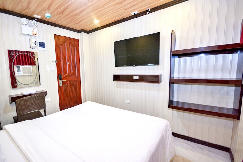 BUDGET ROOM with Shared Bathroom (Non-Beachfront) photo 3