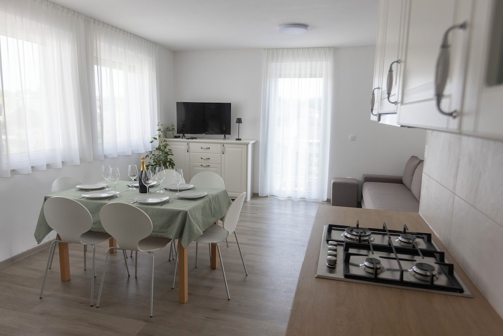 Comfort Apartment, 2 Bedrooms, Balcony, City View
