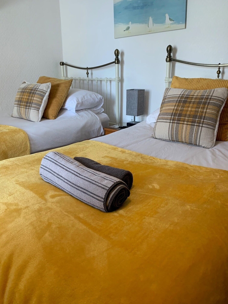 Standard Twin Room, Ensuite (1st Floor) photo 3