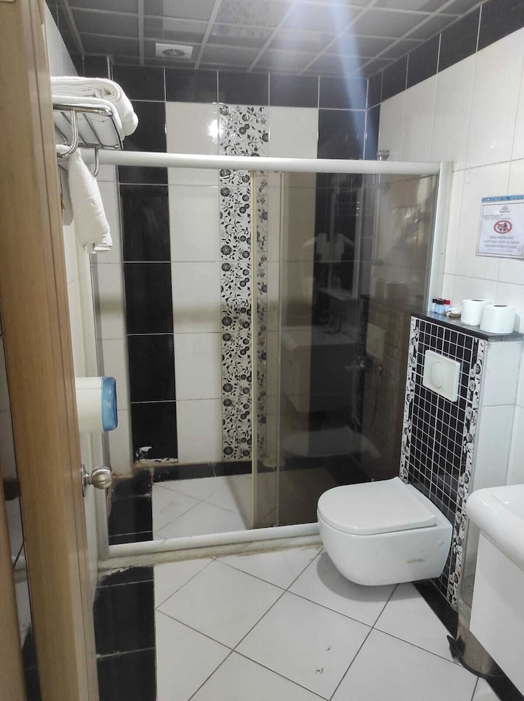 Deluxe Triple Room, City View photo 2
