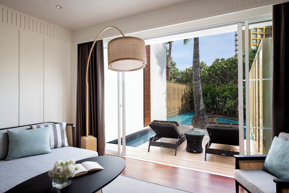 Suite, 2 Twin Beds, Club Lounge Access (Private Pool) - Photo 2