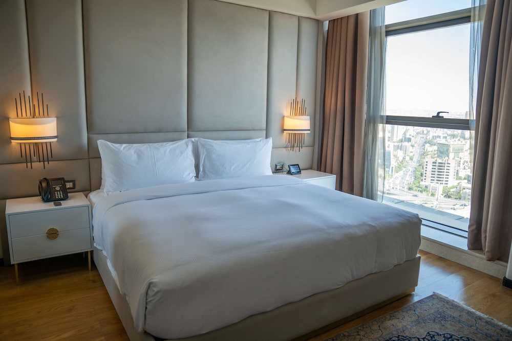 Suite, 1 King Bed photo 1