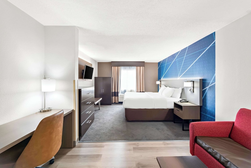 Suite, Multiple Beds, Non Smoking - Photo 5